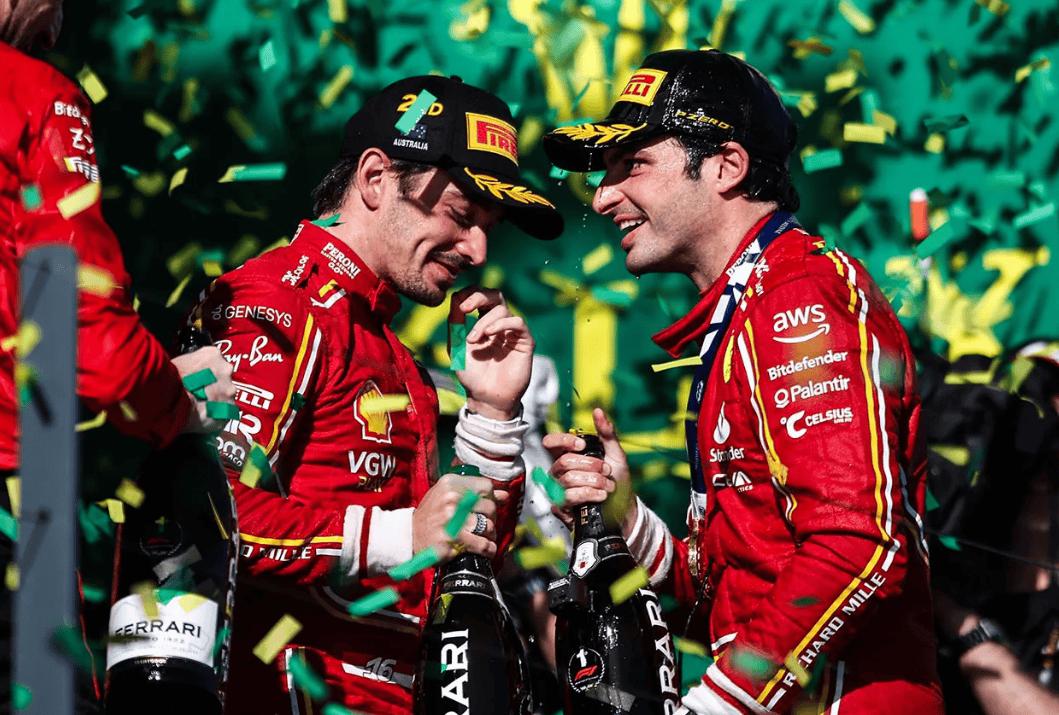 开云体育中国-红牛车队完胜法拉利，塞恩斯高光表现