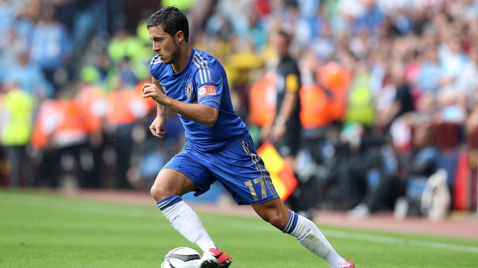 开云在线赛事平台-绿茵烽火与金州狂澜,当意甲焦点战遇见勇士掀翻篮网